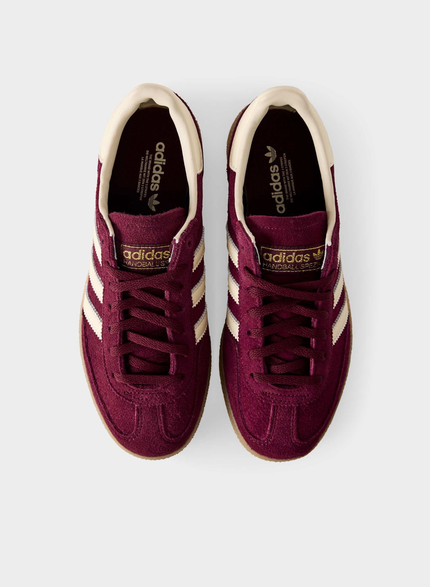 Sneakers burgundy chic & trendy Fall friendly 

#LTKcanada #LTKstyletip