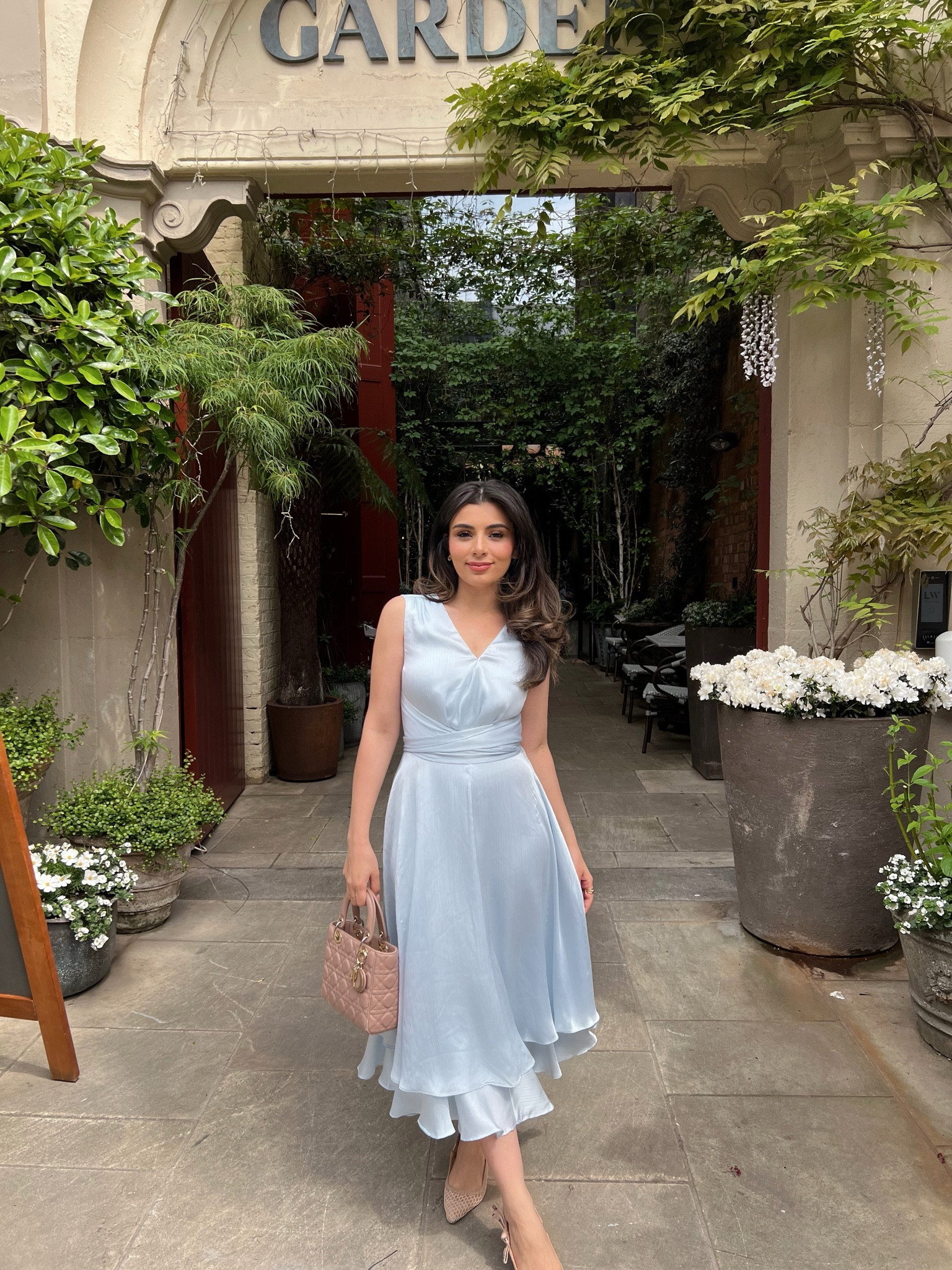 satin dress inspo It was so hard to decide which pic to put on the first slide  ( dinner  outfit , satin dress , classy outfit, long dress , blue silk dress inspo,  digi camera) #fyp #foryoupage #cocktailoutfit