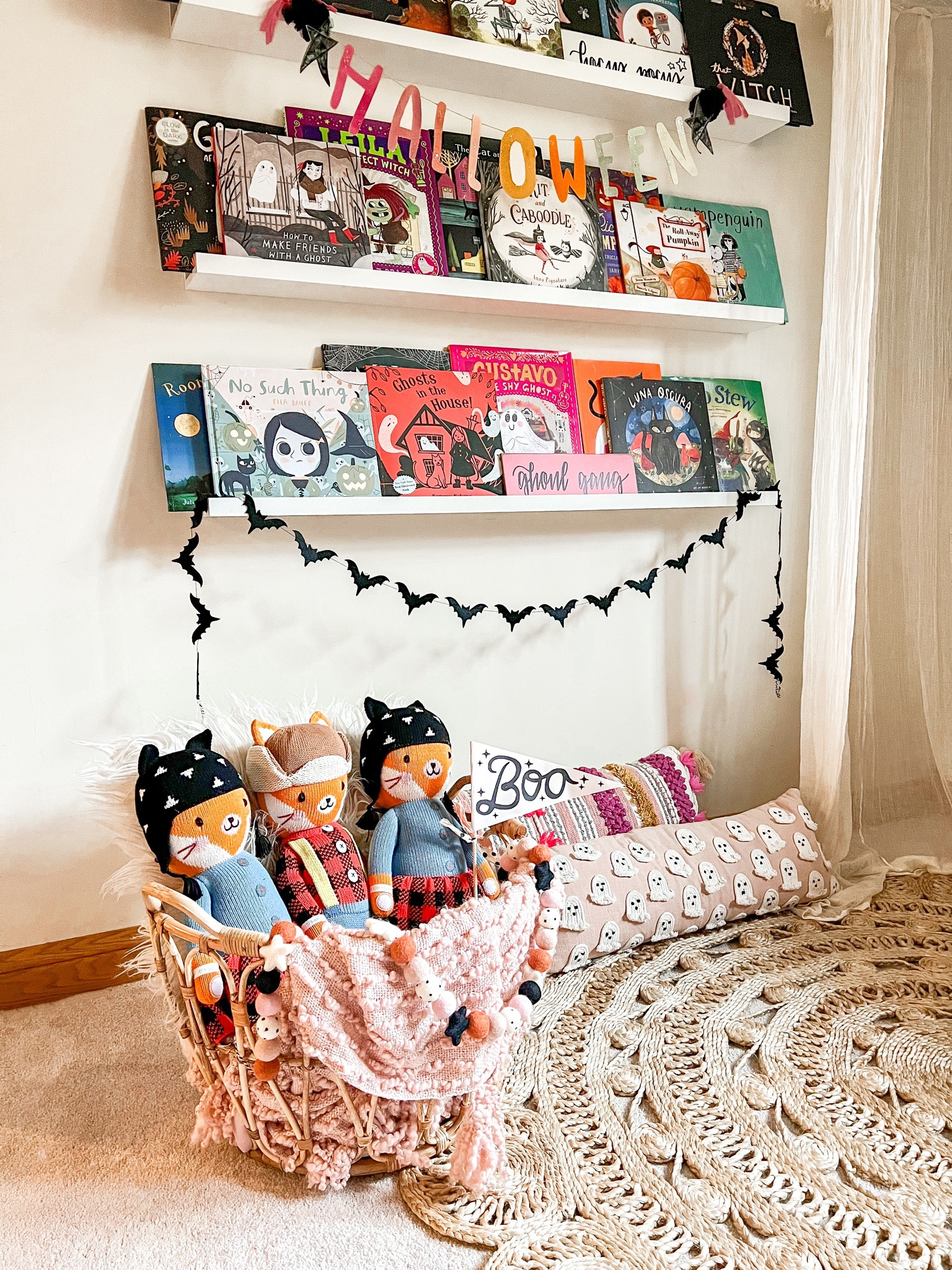 Halloween books! #ltkhalloween #halloweenbooks #kidsbooks #booksforkids #bookshelves #booknook

#LTKkids #LTKSeasonal #LTKhome