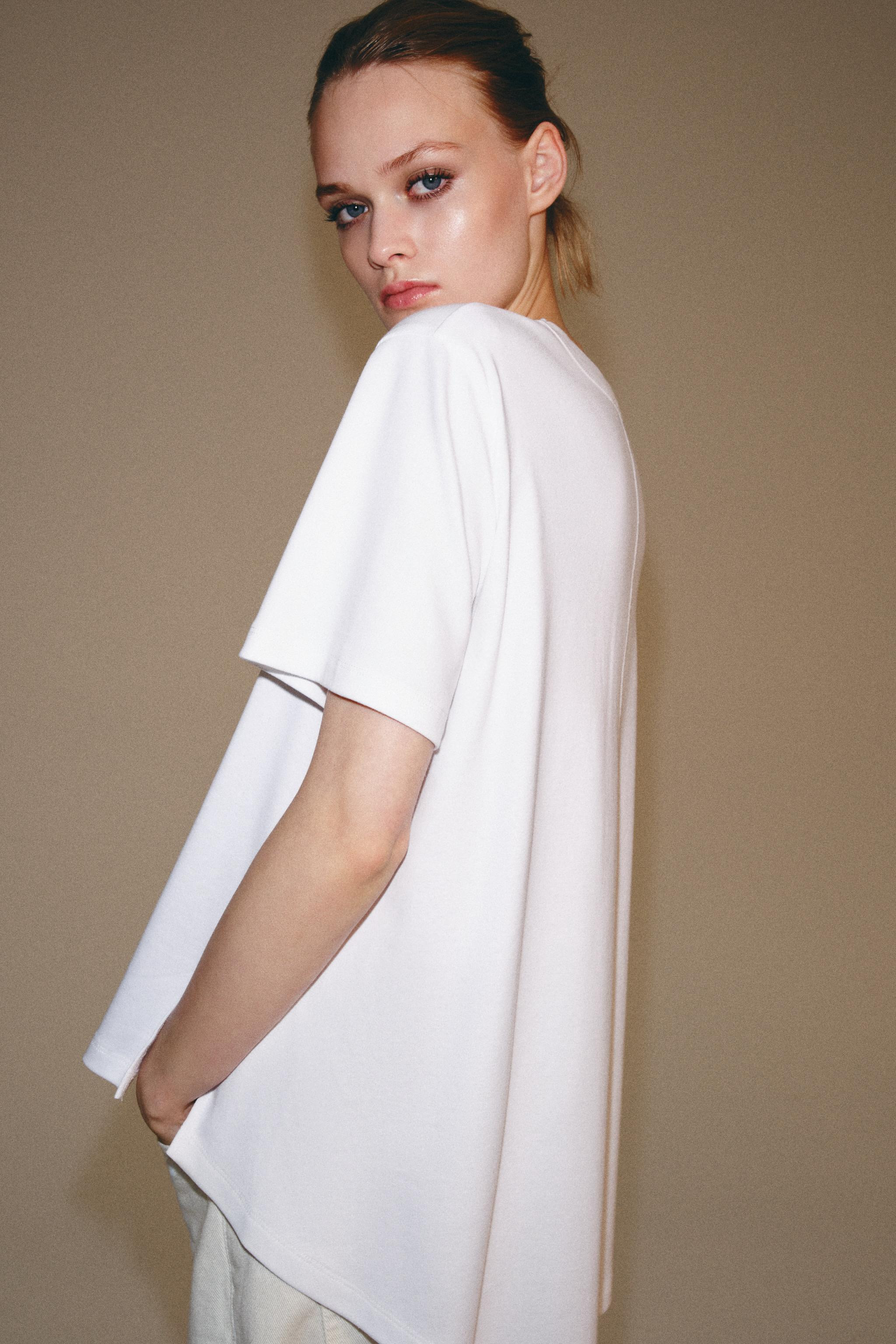 REGULAR FIT - ROUND NECK - REGULAR LENGTH - SHORT SLEEVEST-shirt made of stretchy, flexible knit ... | Zara US