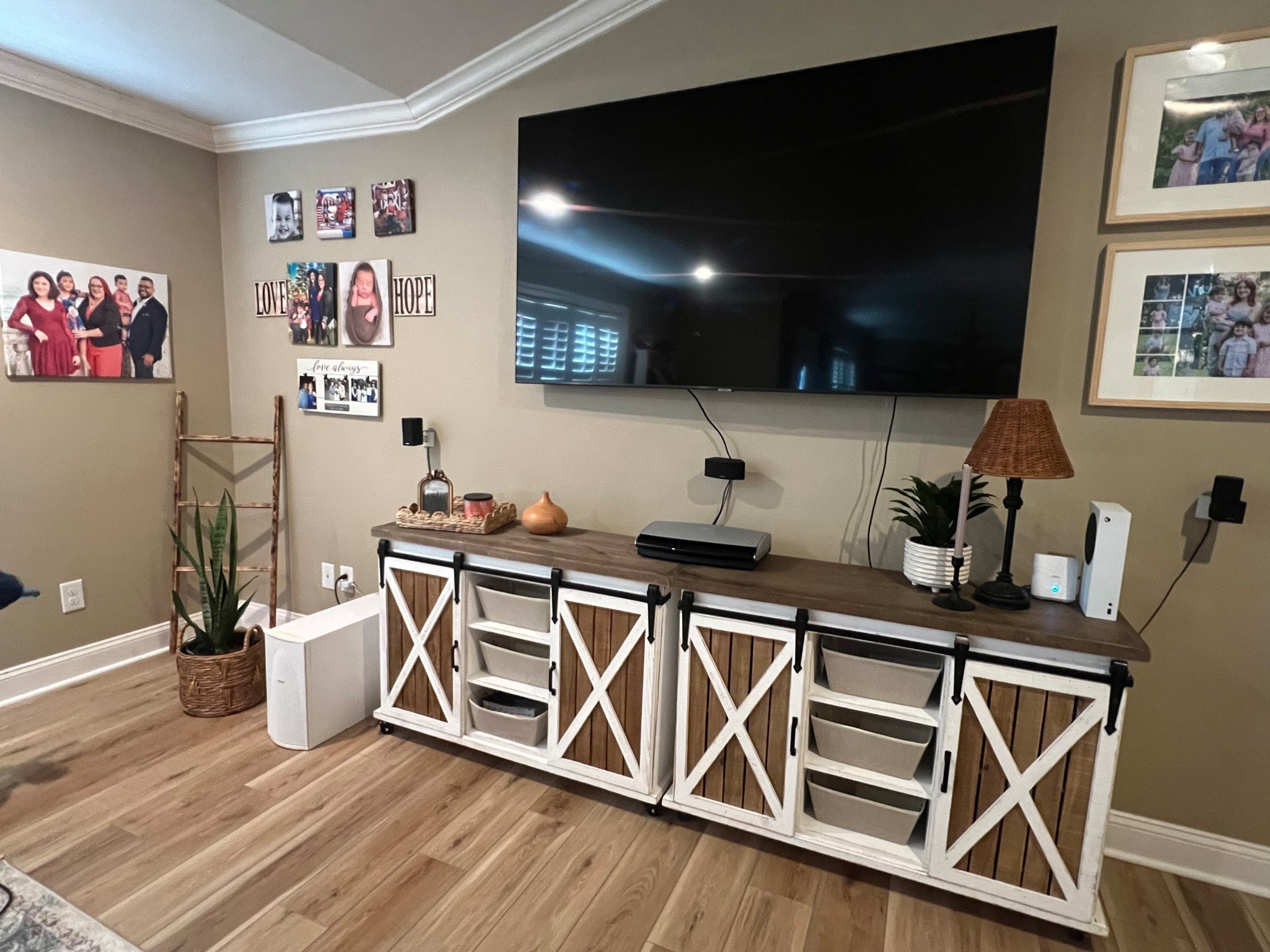 Making our living room feel more like home one detail at a time 🤎
These wicker baskets keep us organized without sacrificing style—and I love that they’re budget-friendly too.
Finally finding ways to decorate without breaking the bank 🙌✨
Linked on LTK 🏡🤍


#LTKHome #LTKdayinmylife #LTKSeasonal