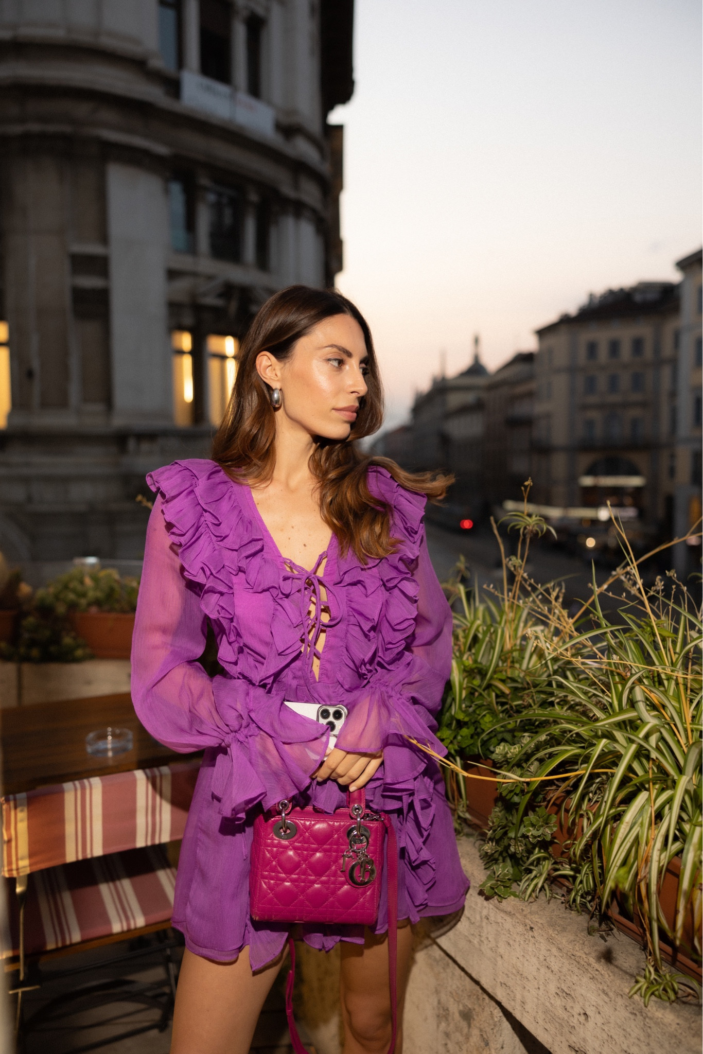 Outfit Evento LTK 💜

outfit inspiration, summer style, summer dress, blusa drappeggiata Saint Laurent, abito con ruches Giselle, Ulla Johnson, ASOS design, vestito corto viola con maniche e volant, Yoox, Marco bologna, borse Christian Dior, lady Dior Rosa, Vestiaire Collective, Bottega Veneta dupe orecchìni, Etsy, Italia. 


#LTKstyletip #LTKSeasonal #LTKeurope