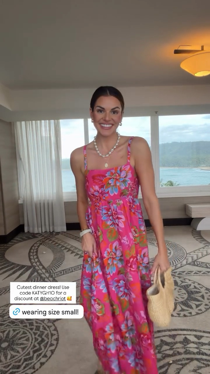 Cutest dinner dress! 

Use code KATYGH10 for a discount at @beachriot 🥰

Linking similar items below too! 

#LTKTravel #LTKSeasonal