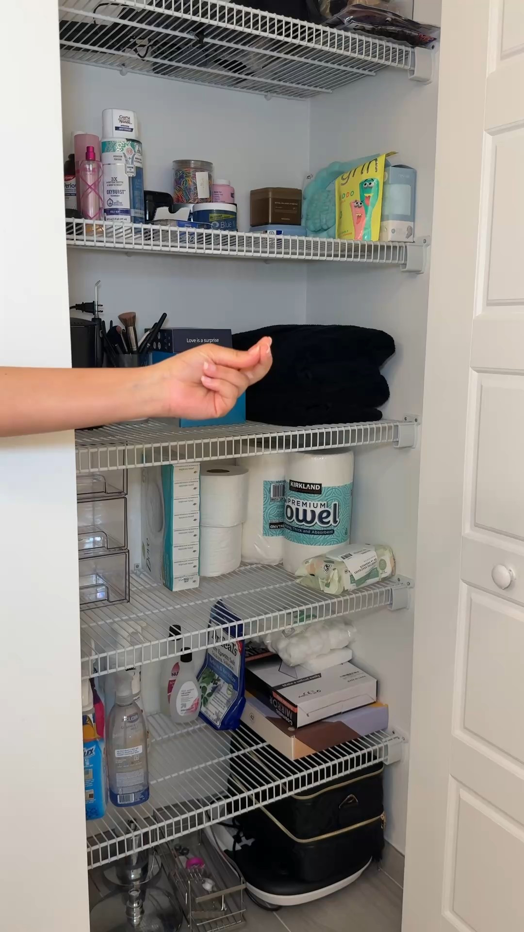 Linen closet organization 

#organization #homeorganization #bathroomorganization #linencloset #supplycloset