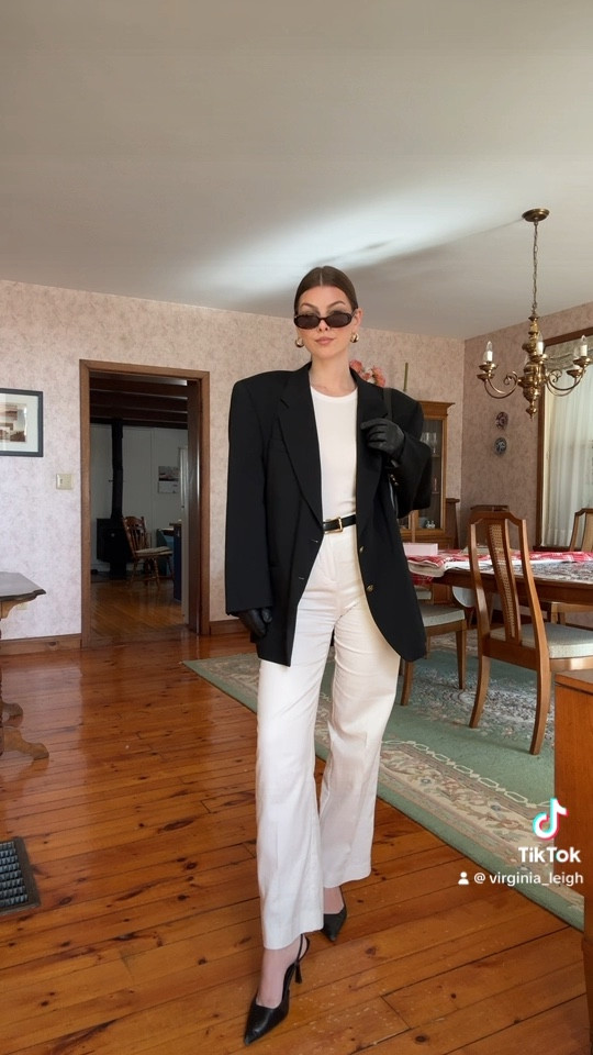 You can never go wrong with a timeless blazer look🖤 

#LTKworkwear #LTKstyletip #LTKVideo