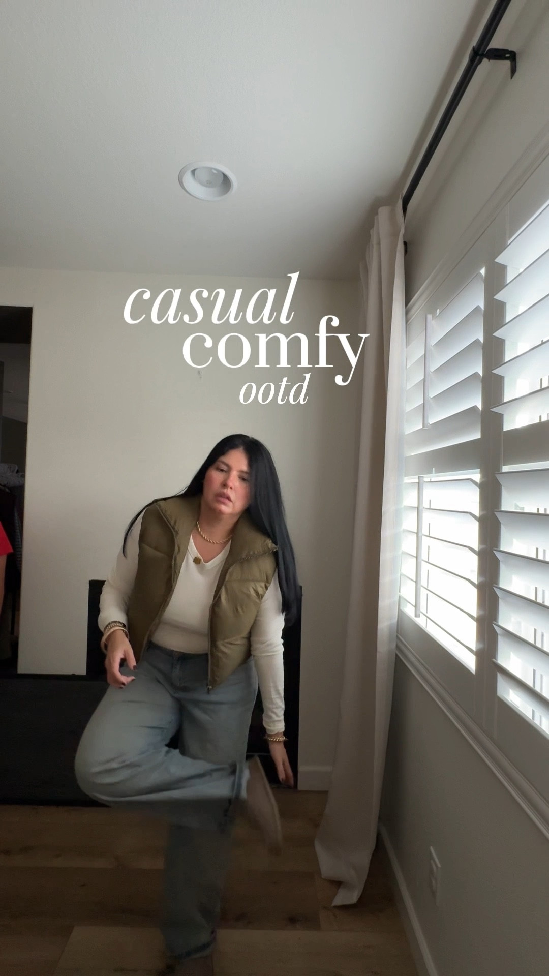 Casual ootd for a rainy day // large on top & vest 

#LTKootd #LTKmomlife #LTKgrwm