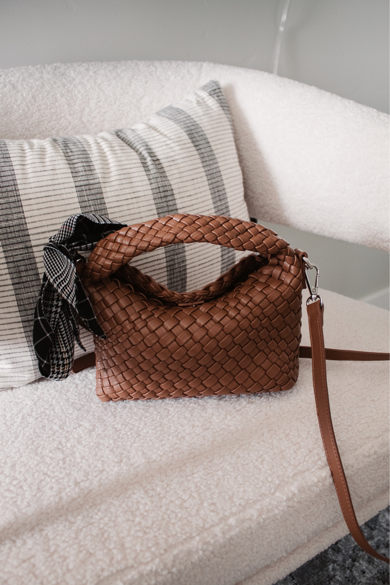 Tan quilted mini bag from Amazon! 

#LTKitbag #LTKfindsunder50