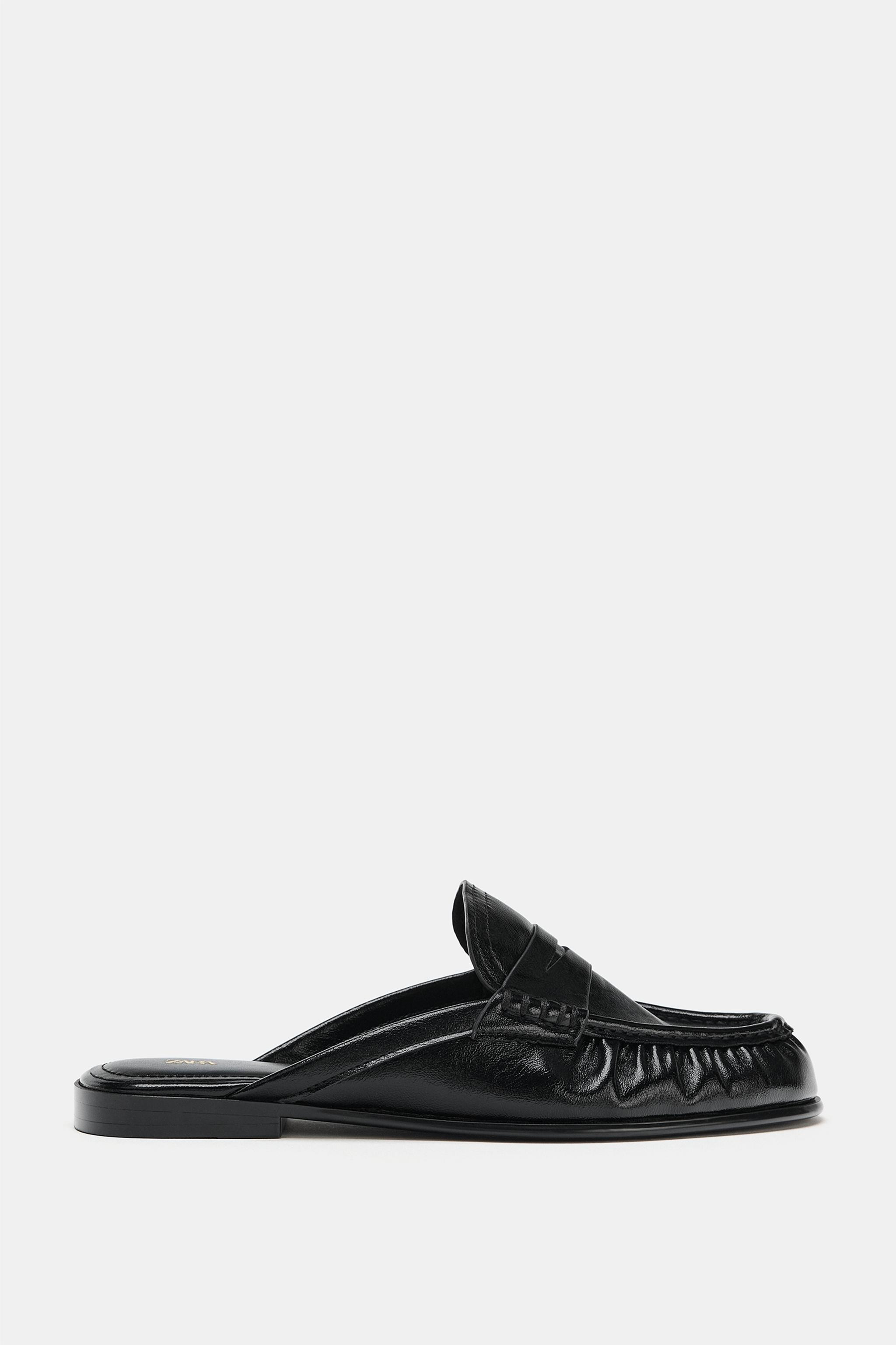 Model height: 183 cmSoft loafer style shoes. Mule design. Gathered detailing on the front. Round ... | Zara UK