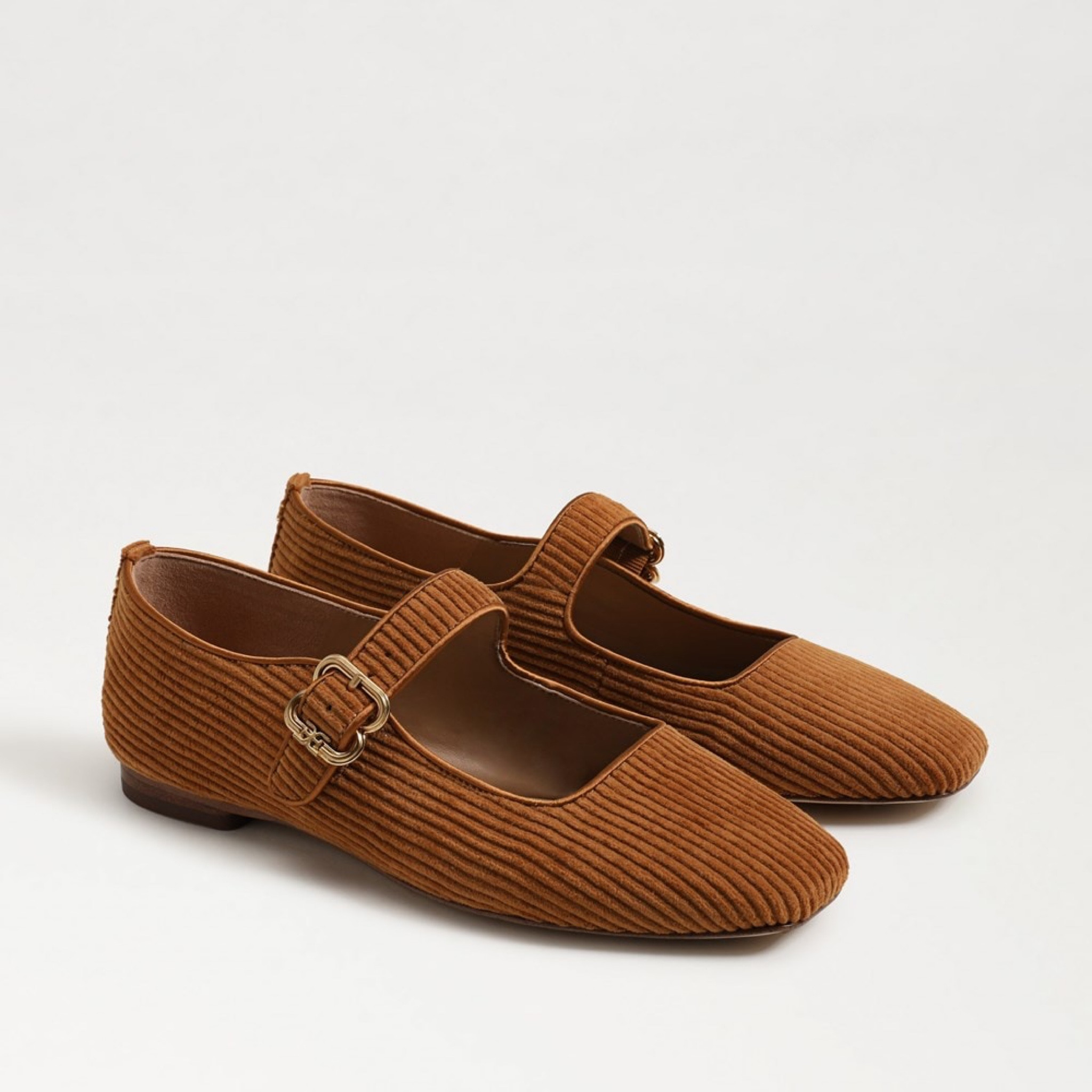 Corduroy Mary Jane Flat

#LTKSeasonal
