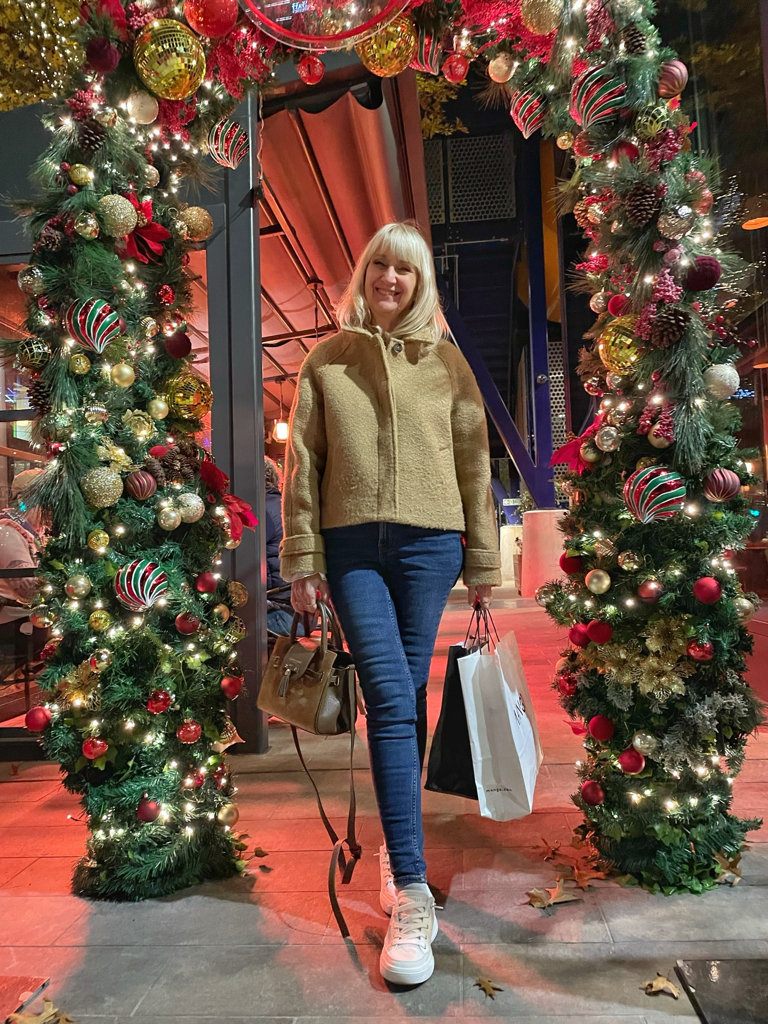 Shopping Outfit 
Neutral wool cropped jacket with dark blue skinny jeans, white blouse and trainers 

#LTKwinter #LTKeurope #LTKuk