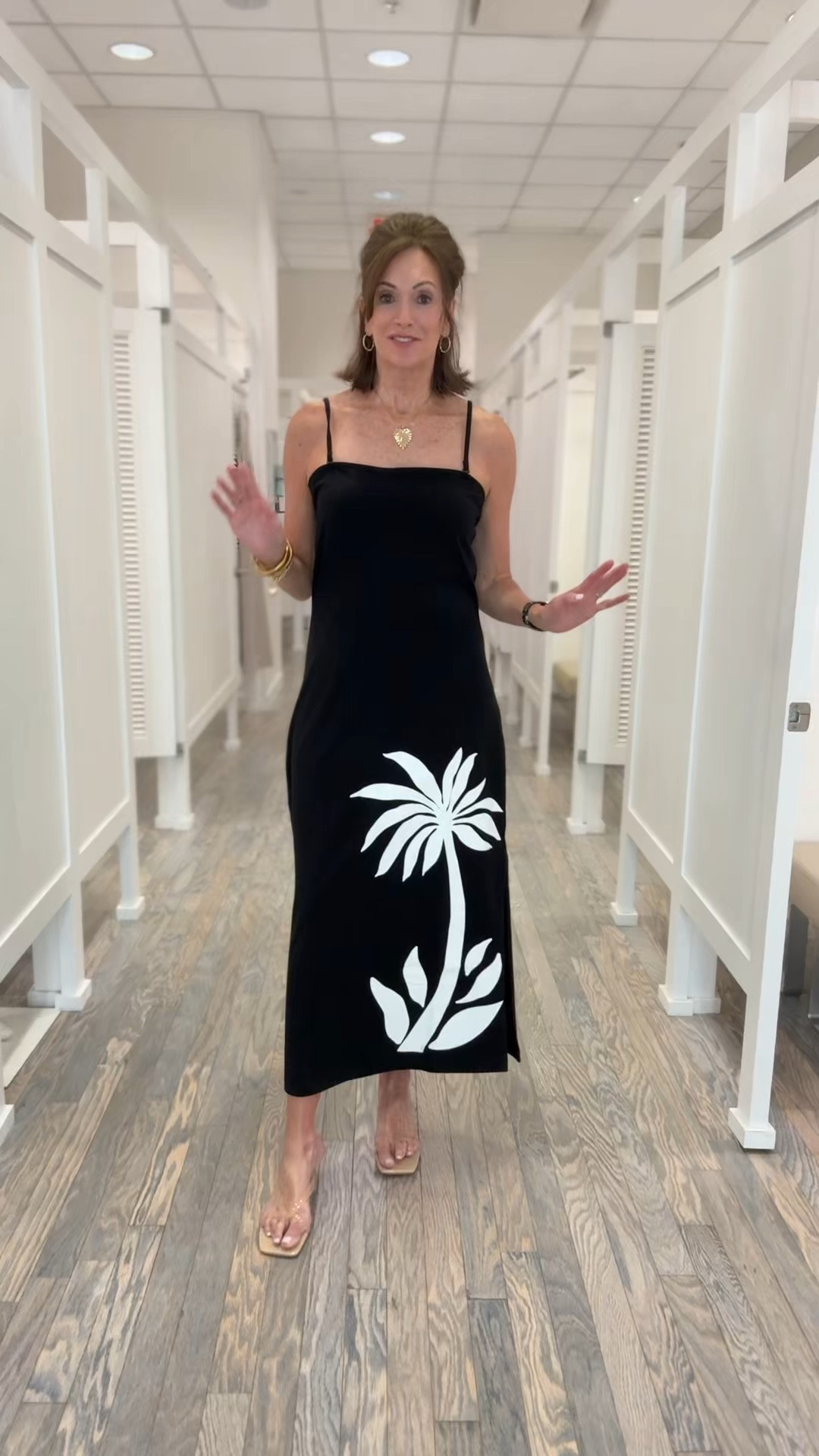 Palm dress - size XL BUT too big. Need medium or large 

Date night 
Vacation dress
Cruise dress
Beach weddingg

#LTKTall #LTKSaleAlert #LTKMidsize