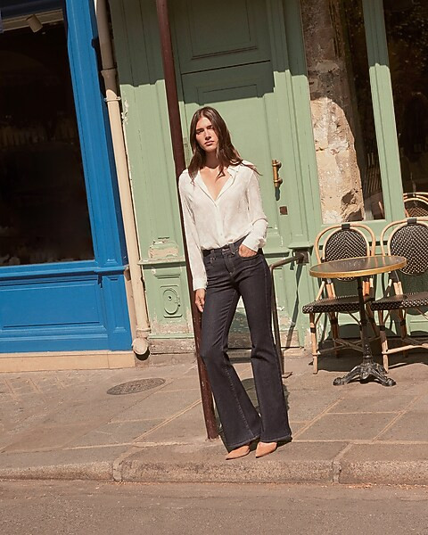 Mid Rise Dark Wash Rinse Flexx '70s Flare Jeans | Express