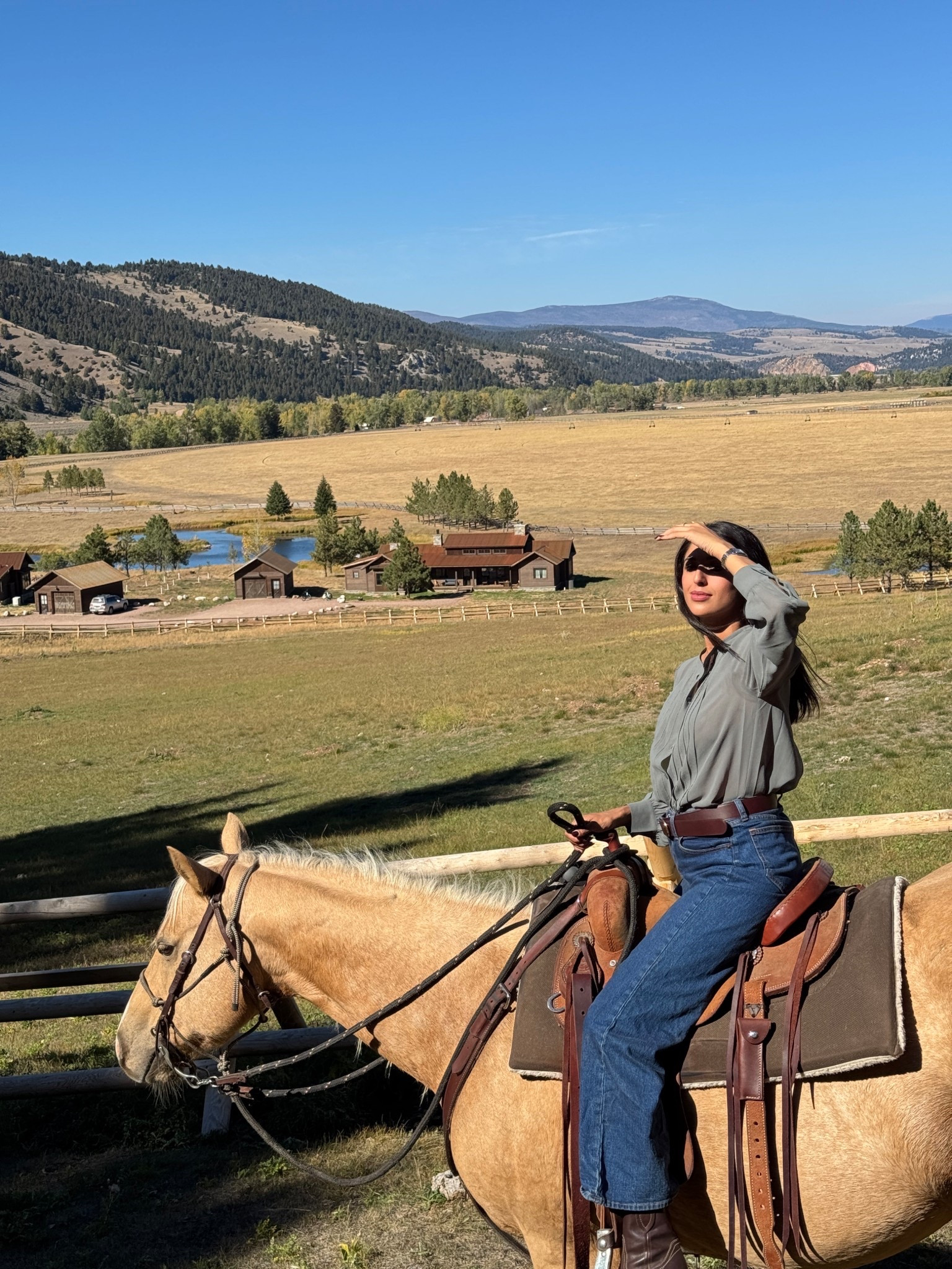 POV: Me looking at all the cool adventures ahead thanks to the new Unpack ‘26 Annual Travel Trend Report from @Expedia! This reports helps me plan my travels for 2026 and experience unique destinations that may not have been on my radar before ! Check it out today! 

#EGPartner #UnpackTravelTrend #Paidlink #Ad @Expedia

#LTKTravel
