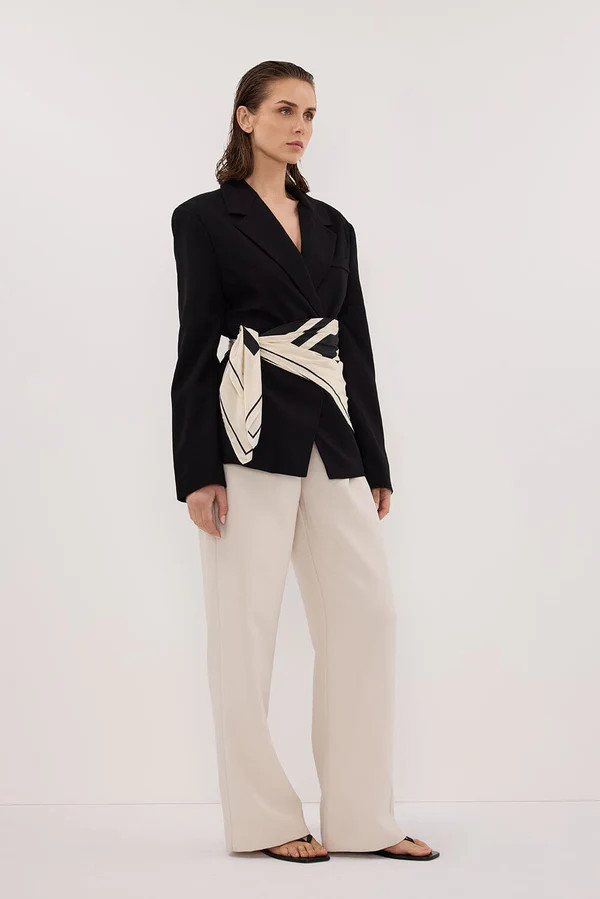 SURI BLACK CINCHED BLAZER | DISSH
