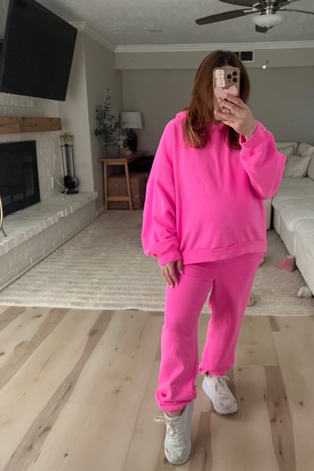 Comfiest set, 40% off in cart!!! 8mo preg so i got a M in the joggers & XL in the hoodie