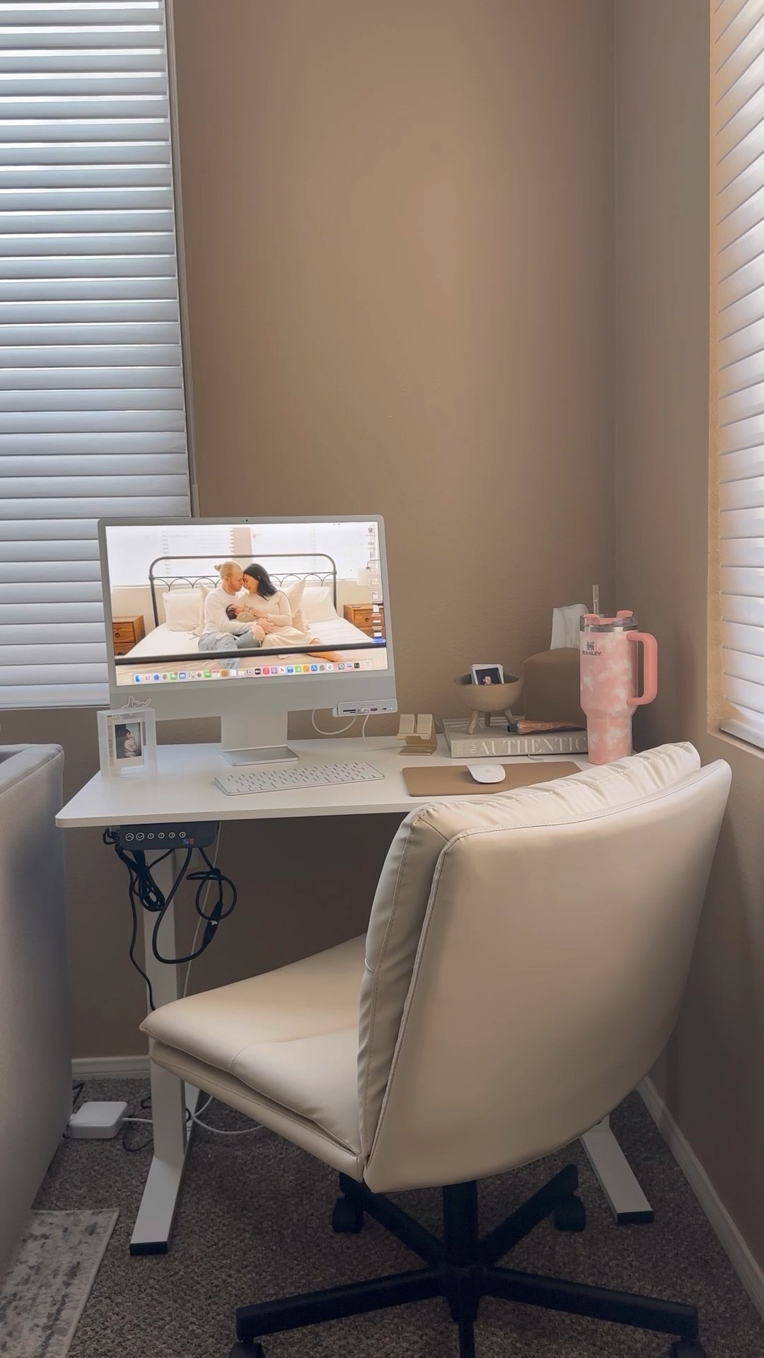 linked everything from my desk and chair to wireless charging mousepad. 

desk space refresh, office space, office organization, office desk, sit to stand desk, comfy office chairs, office chair, stanley cup, stanley tumbler, aesthetic office space, neutral desk, neutral office

#LTKFind #LTKhome #LTKsalealert