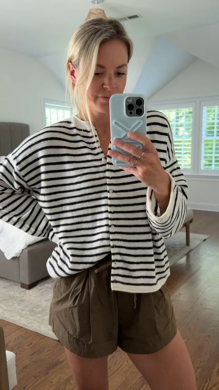 Abercrombie sale! Use code DENIMAF for extra 15% off
•small sweater, could have done an XS 
•shorts are old Zara, wearing a small/tts

#LTKSaleAlert