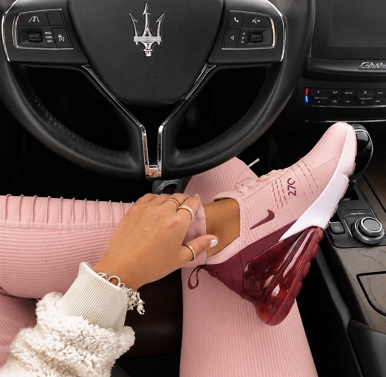 These pink Nike Air Max 270 sneakers are the perfect mix of sporty and girly! 💕 The cushioned Air Max heel makes them incredibly comfortable for all-day wear, whether you’re running errands, heading to the parks, or styling them with your favorite athleisure looks. They run true to size, and I recommend ordering your normal size for the best fit.