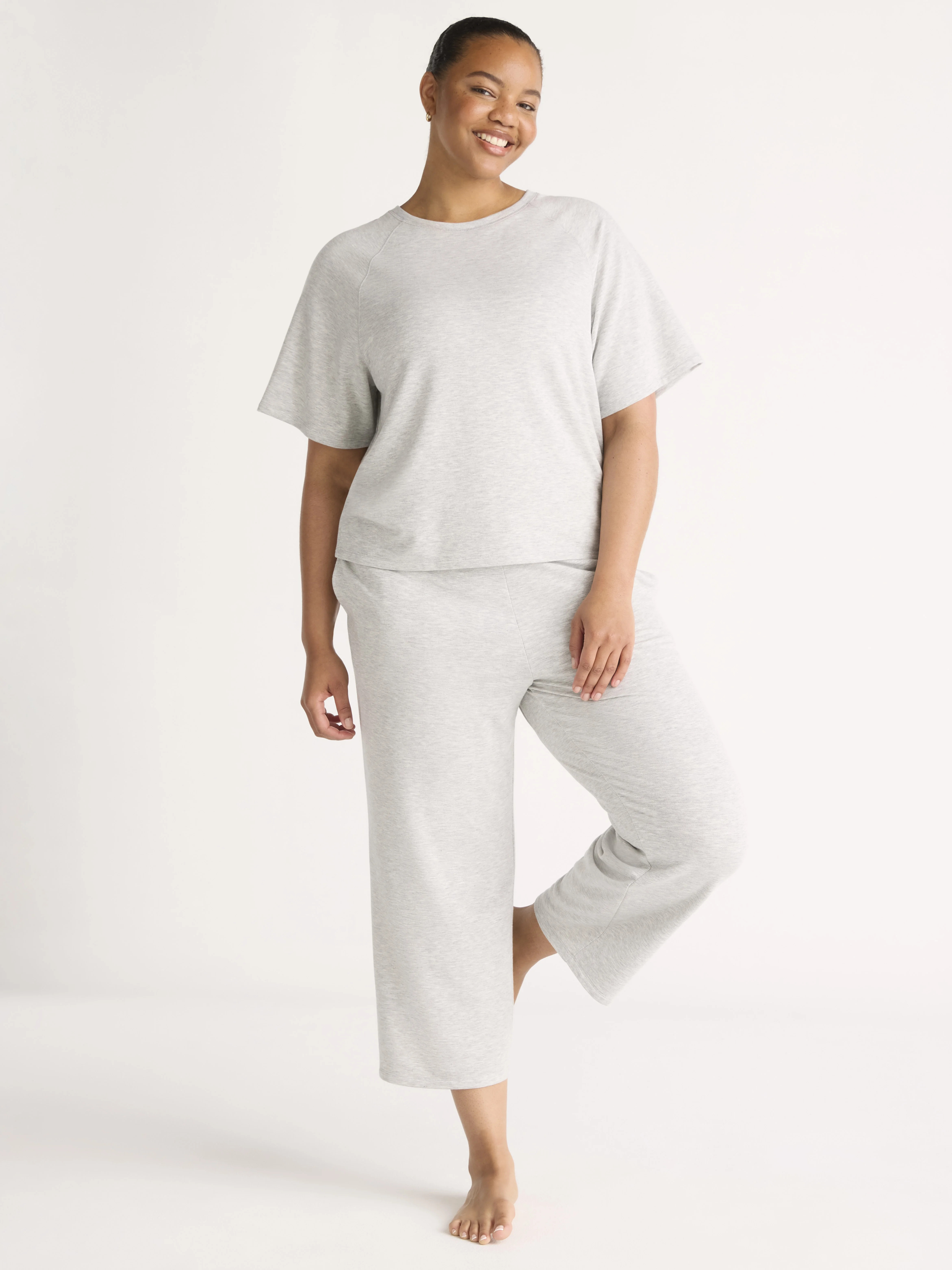 Joyspun Women's French Terry Short Sleeve Top and Capri Pants Pajama Set, 2-Piece, Sizes XS-3X | Walmart (US)