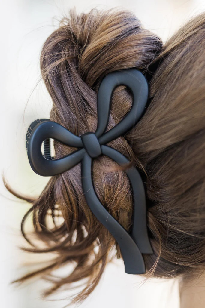 The Allie Black Bow Claw Clip | The Mint Julep Boutique