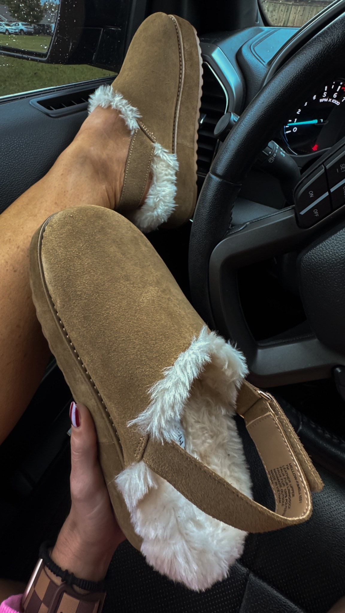 Slightly obsessed with these fur lined clogs from Steve Madden for fall & winter! 

#LTKShoeCrush