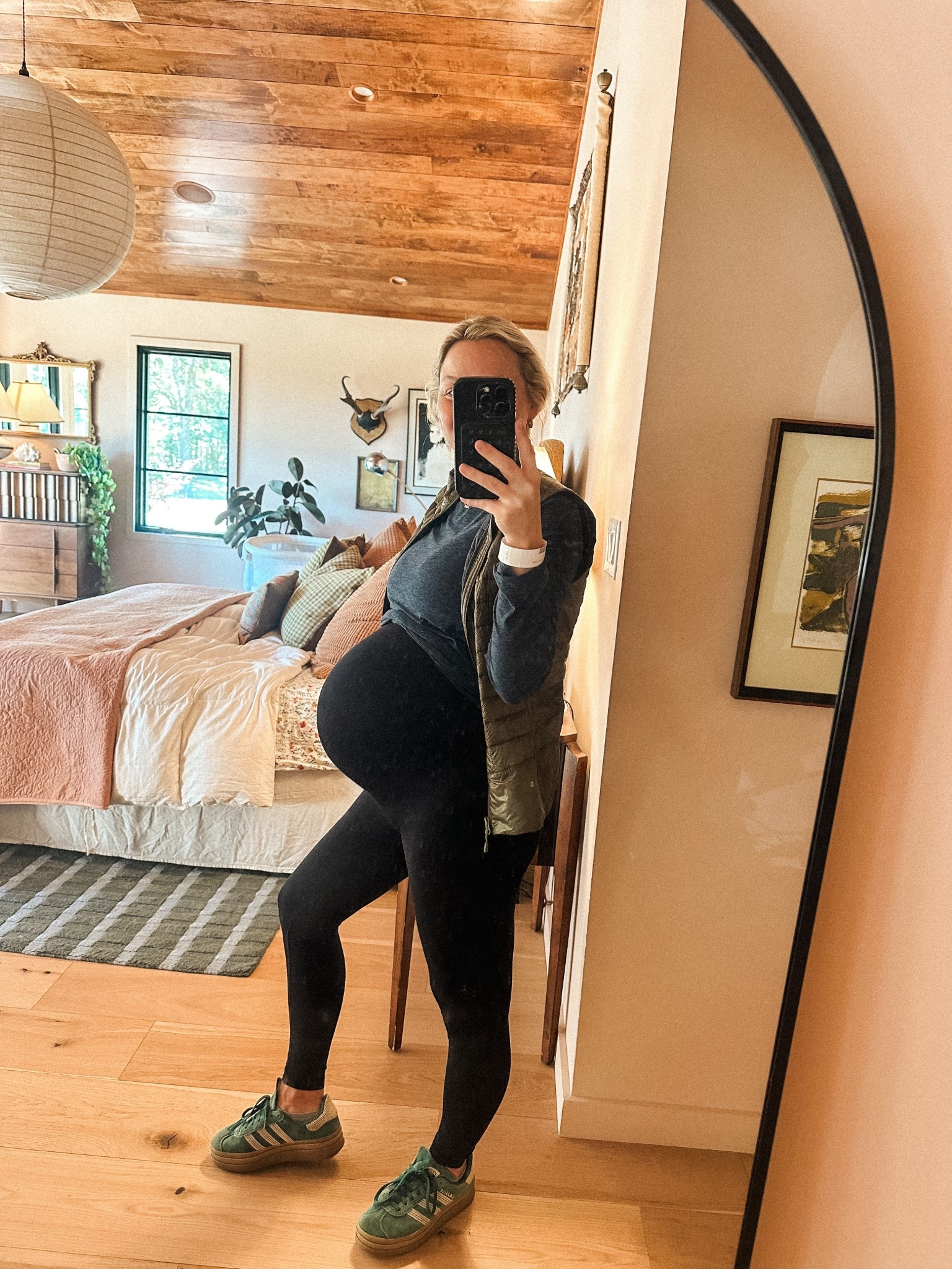 i’ve had these maternity leggings for 5 years and 3 pregnancies and they are still holding up! 