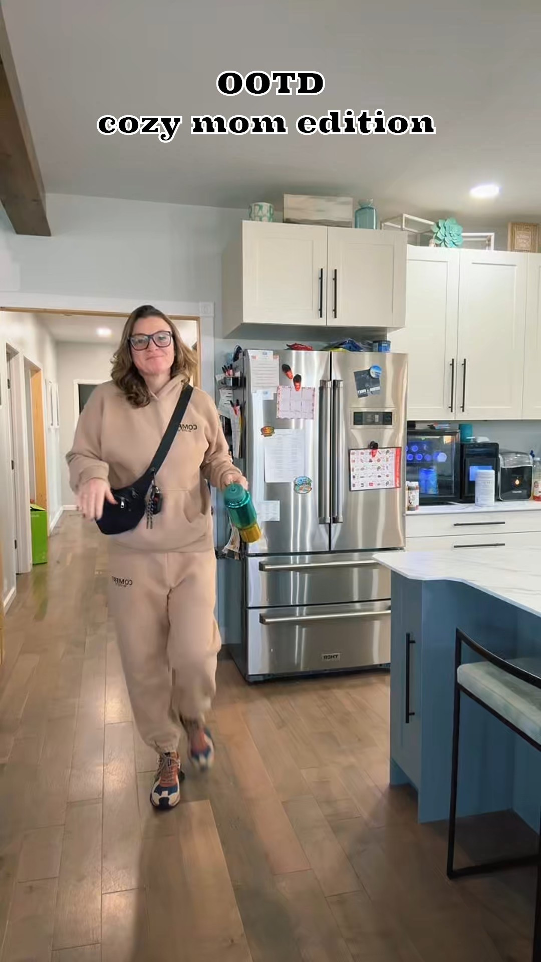 If you’re a busy mom who needs to get dressed fast *and* feel good doing it… this cozy outfit is your new go-to.  


#LTKootd