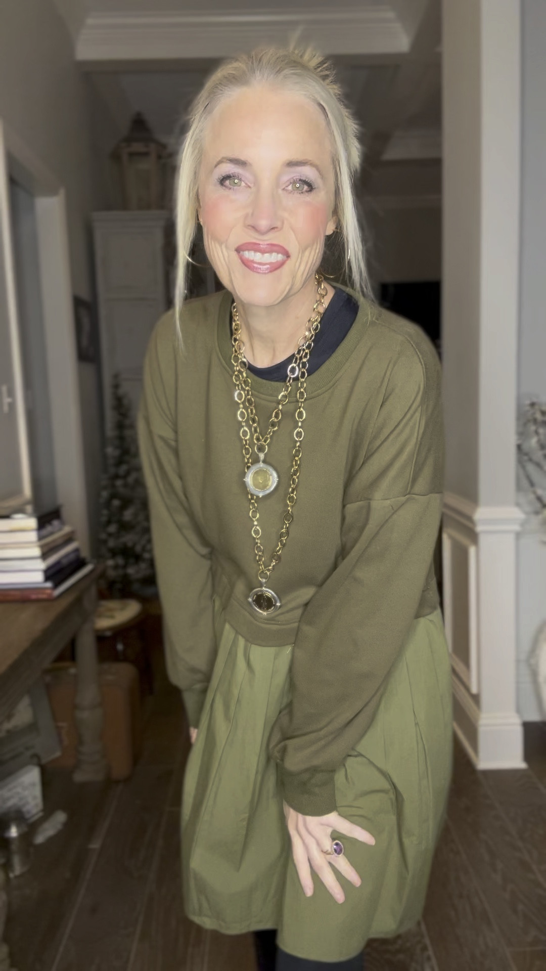 I gotta tell ya that when I looked back at this video I made, I immediately got Billie Eilish vibes. But that’s what Free People often gives off. This is a look for less from Amazon, but it has all the Free People hallmarks: oversized fit, earthy color, mixed media material. I’m in a medium but definitely could’ve gone with a small. I usually press the pleats better but was too lazy today to do it, and I think that adds to the overall even bigger look. So if you want a narrower silhouette, definitely iron or steam them. 

It’s also 10% off today!

#LTKTreatYourself
#LooksForLess

#LTKover40 #LTKsalealert #LTKmidsize