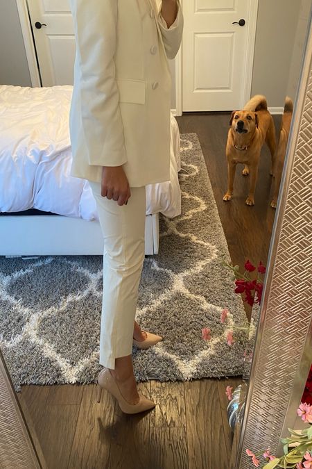 White oversized blazer , white pants
Vince camuto
Lafayette 148

#LTKworkwear #LTKsalealert #LTKSale