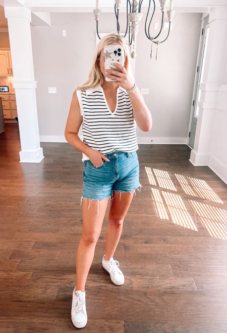 Size small top and jeans shorts TTS! My favorite denim, so comfy!


Jean shorts / mom shorts / denim shorts / spring outfit / summer outfit / mom style

#LTKstyletip #LTKfindsunder50