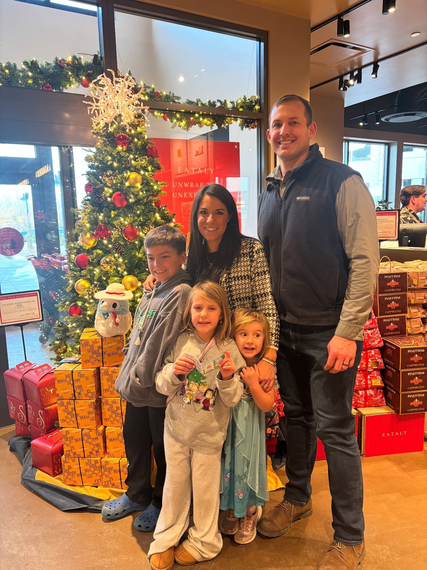 Grateful 🥹. What a great day! ✨🫶🏼🎉

Time with my family | Collegeville Italian Bakery | Netflix House | Eataly | KOP mall ✨

#birthday #34 #thirties