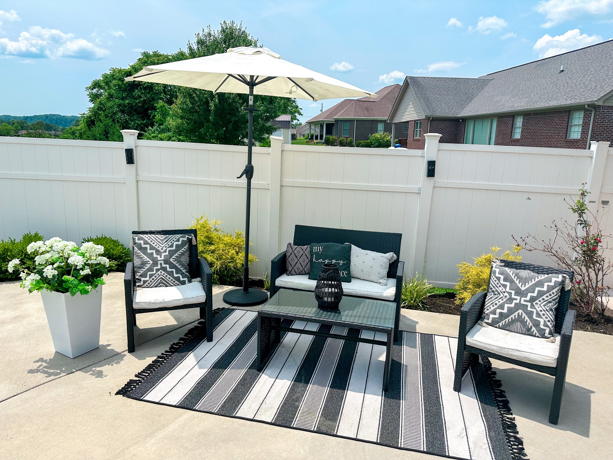 Outdoor inspo 🖤

#LTKhome #LTKSeasonal #LTKGiftGuide