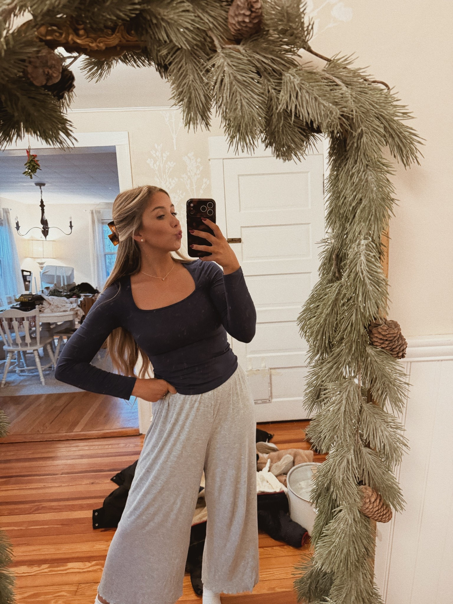 Navy blue long sleeve i’m wearing in my last few reels 🤍

#LTKGiftGuide #LTKHoliday #LTKootd