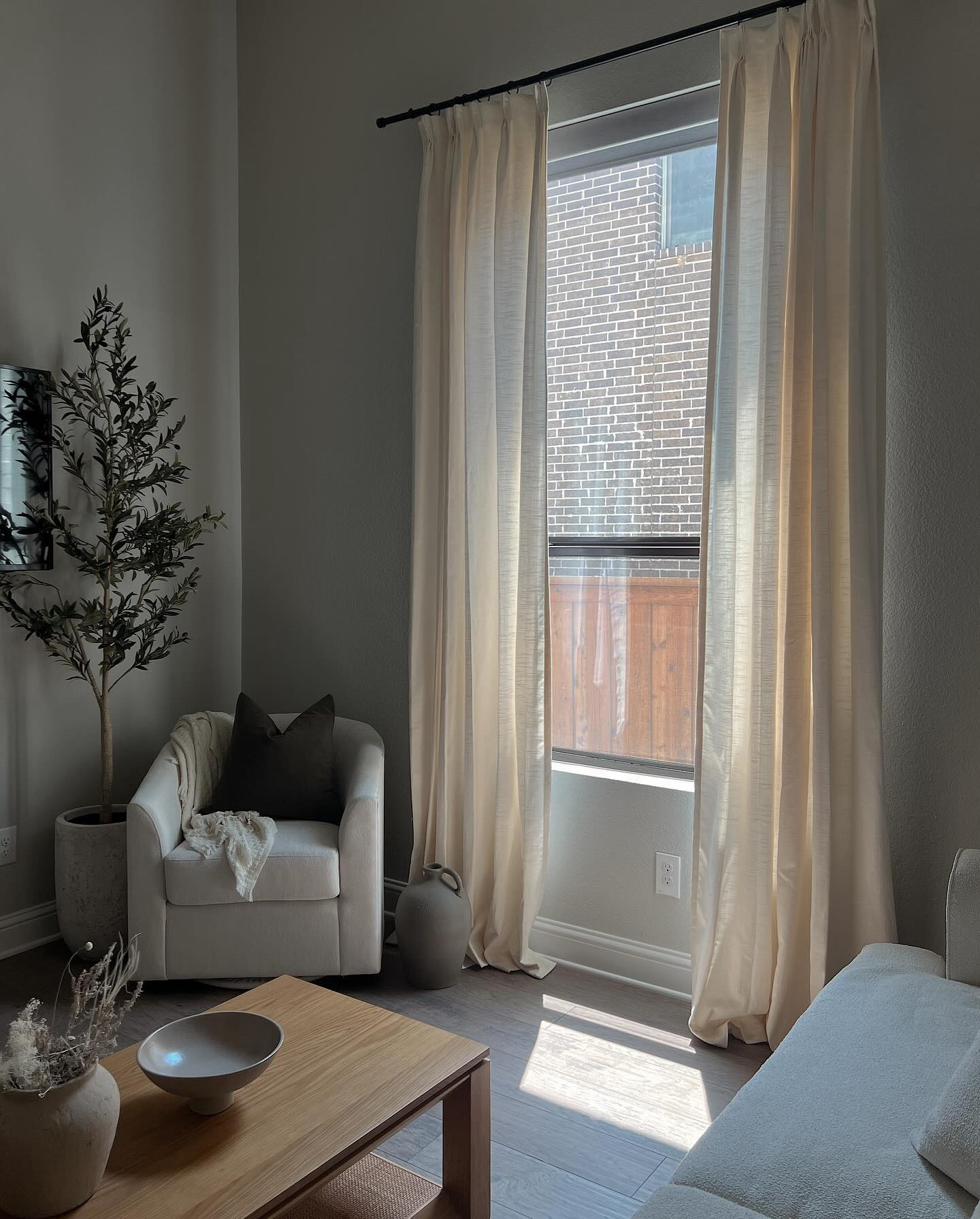 Sunny mornings with @twopagescurtains✨🌼 | bringing in the all linen texture to this room! 😍 

Curtain Details : 
Jawara | Off White J 401-7 
Header Style | Triple Pleat Liner 
Type | Room Darkening, 140gsm 
Memory Shape
 ~ Get 8% off w/ code “ASHLEYGOMEZ” ~

#officespace #linencurtains #twopagescurtains #cozyhomedecor #homestylinginspiration #linenhouse #fyp #stylingmyhome #styledhome

#LTKHome
