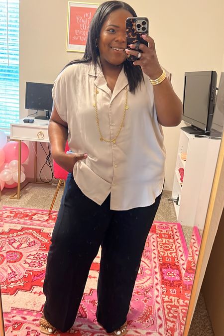 My ootd was this easy relaxed top from Nordstrom Rack and these pull on pants from Old Navy! Wearing a 1x in top and xl in pants. 🤗

Workwear / plus size / affordable / outfits under $50 / office / black pants / neutral outfits / neutral colors 

#LTKworkwear #LTKcurves #LTKunder50