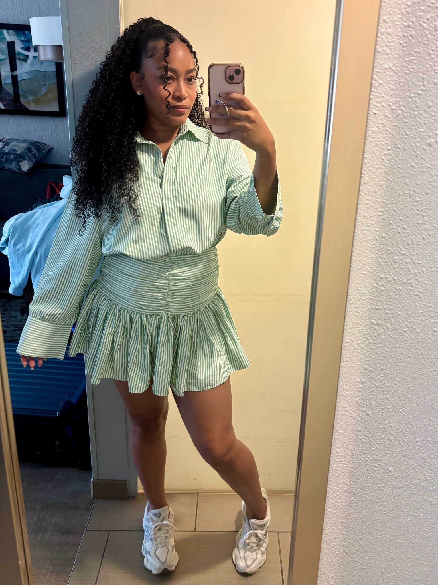 Loved this shirt dress, perfect for those Fall days where it’s still warm enough to show a little leg! 