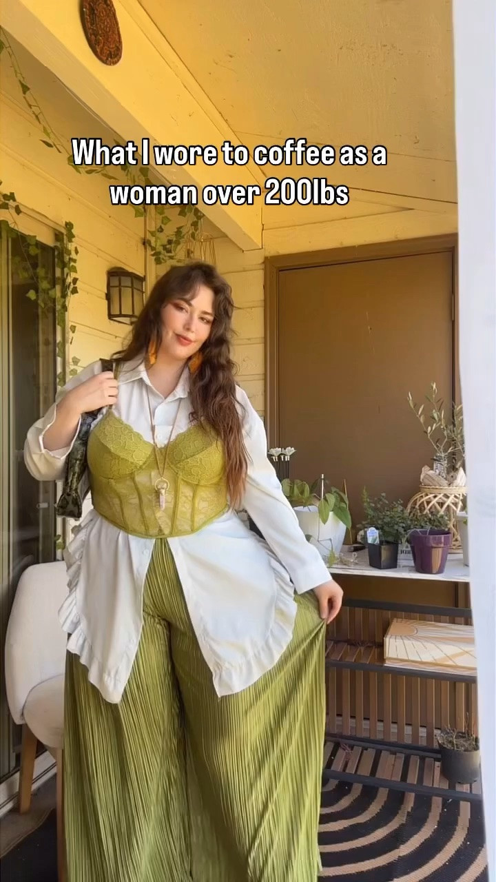 Comment Vibes for details 

#fashion #pluesize #plussizeconfidence #loveyourbodynow #weartheoutfit