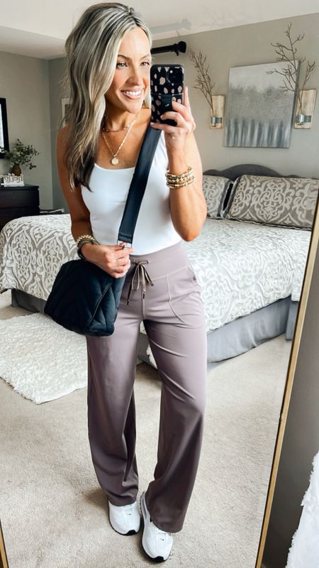 These athletic pants are so incredibly soft, the material is amazing! These will be my go to all fall 🍂 I love that you can wear them casually too with a denim jacket. I’m wearing my true size small. I’m 5’5” wearing the 31” inseam 

10% Off Code: G4FREE10

#LTKStyleTip #LTKFitness #LTKSaleAlert