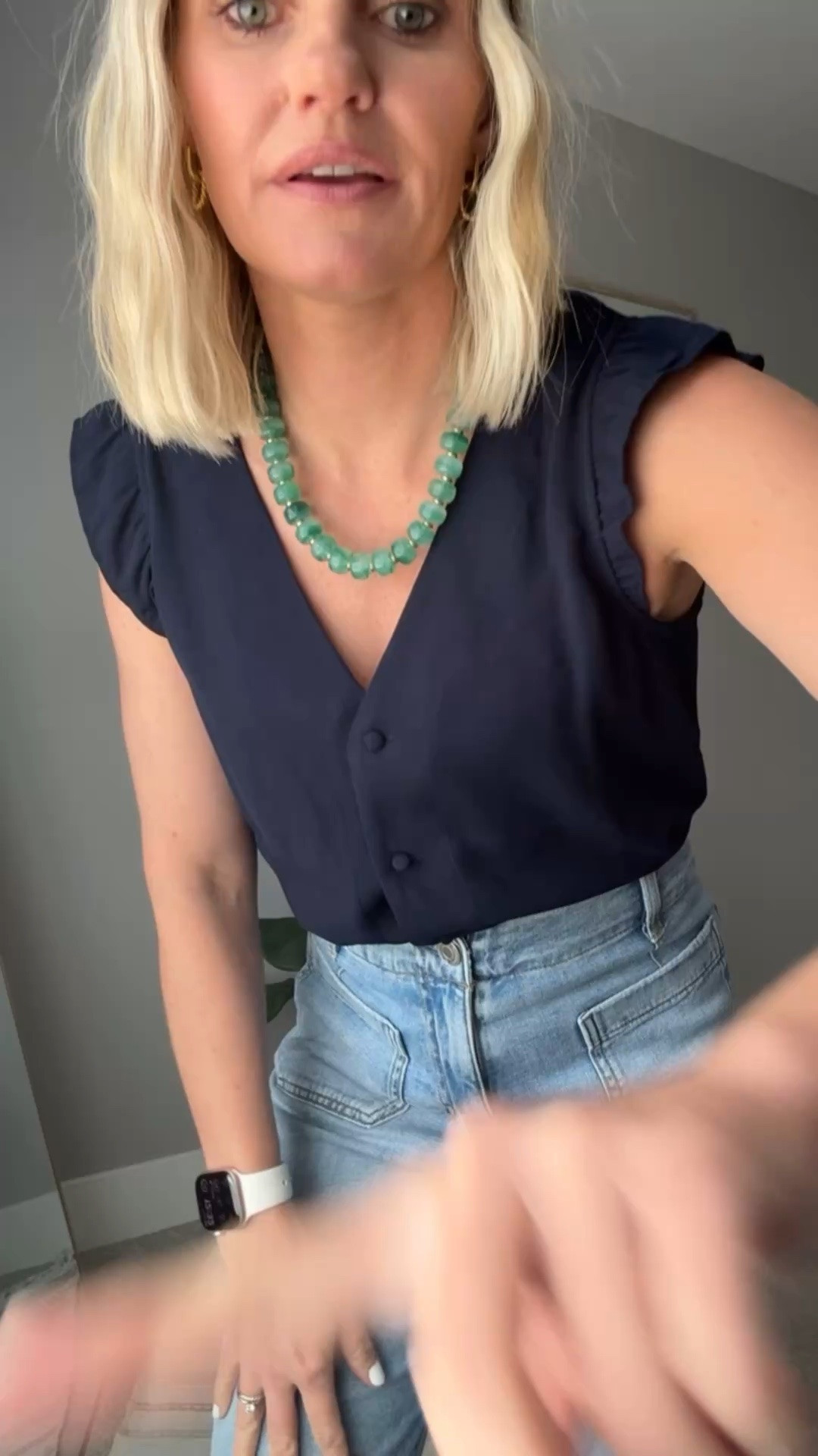 I love this top from @Kohl's. It pairs perfectly with these wide leg jeans! #ad
Top- xs
Jeans- 2

#LTKootd #LTKPetite #LTKSeasonal