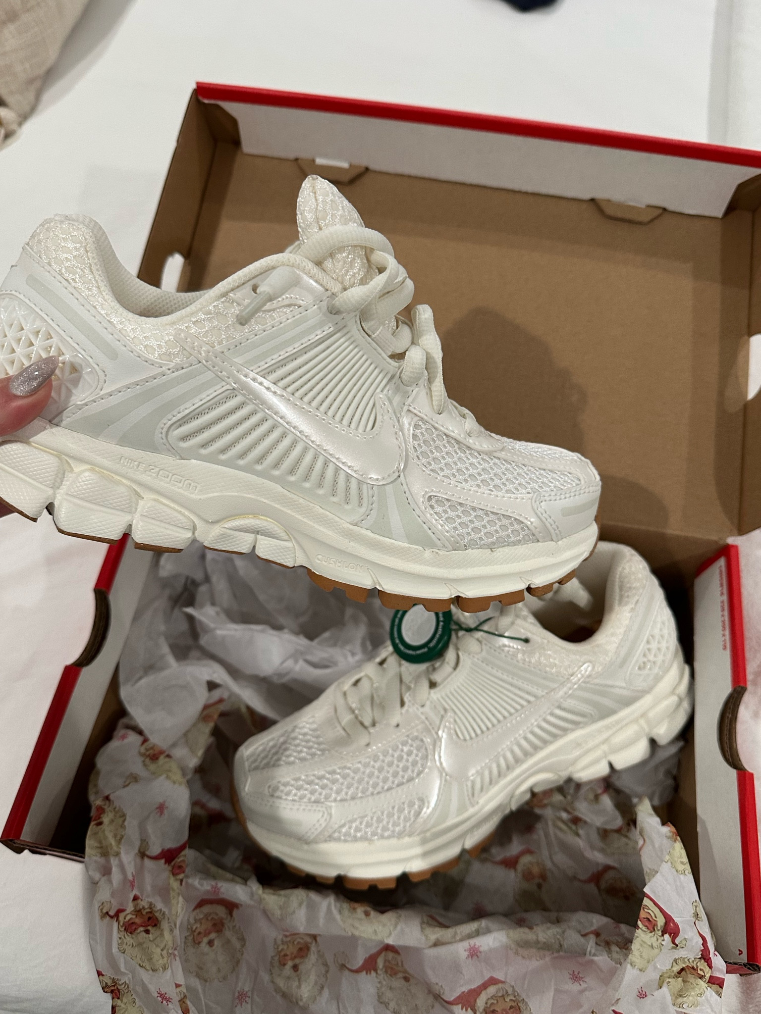 Vomero 5 Sail Coconut Milk 
6.5 Nike shoes 
Women’s athleisure 

#LTKFitness #LTKShoeCrush #LTKGiftGuide