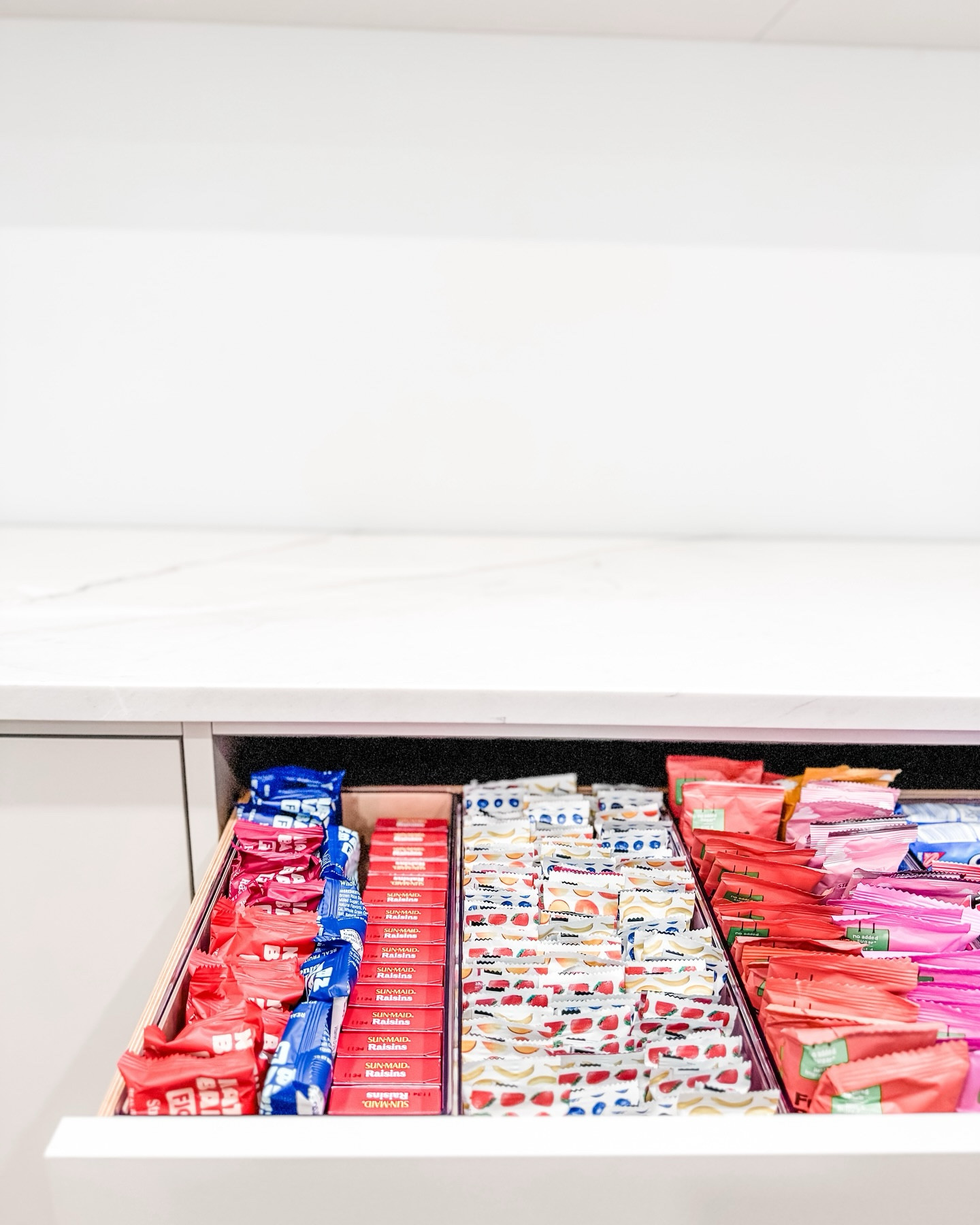 Hungry?? Thirsty?? 

Let us make snack time easy for you! 😋