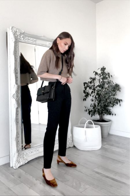 Cute boxy knit top outfit 🖤☕️

Brown knit top, boxy top, brown top outfit, work outfit, minimalist outfit, neutral outfit, Parisian style outfit, velvet shoes, brown shoes, Parisian shoes 

#LTKworkwear #LTKshoecrush #LTKstyletip