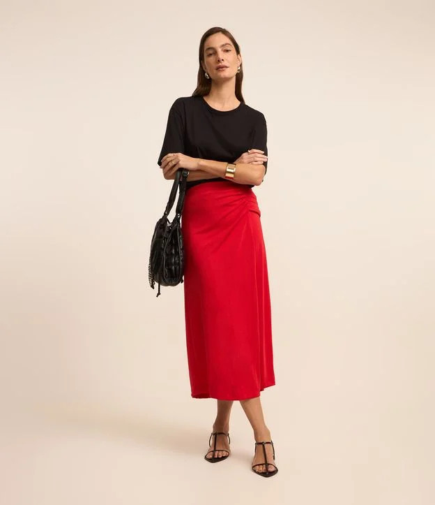 Saia Longa Evasê em Meia Maha com Franzido na Lateral Vermelho | Renner (BR)