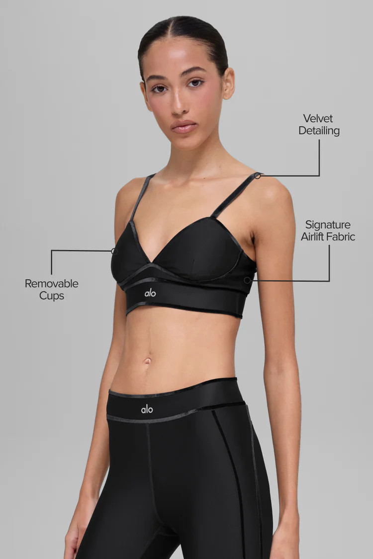 Model is 5'10.5” wearing XSModel is 5'10.5” wearing XSWearing Size Extra SmallModel is 5'10.5... | Alo Yoga (US)