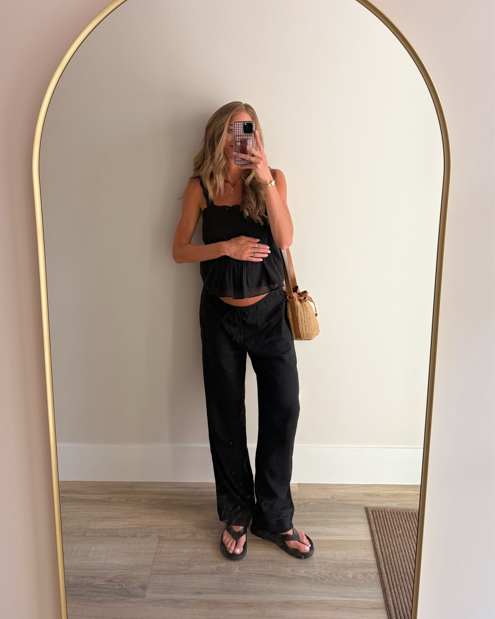 Medium long in bottoms for pregnancy but usually a small long
Top is old Abercrombie but linked a similar one
Shoes are 20% off with ASHLEYB20


Reef, @abercrombie 

#LTKBump #LTKootd #LTKTall