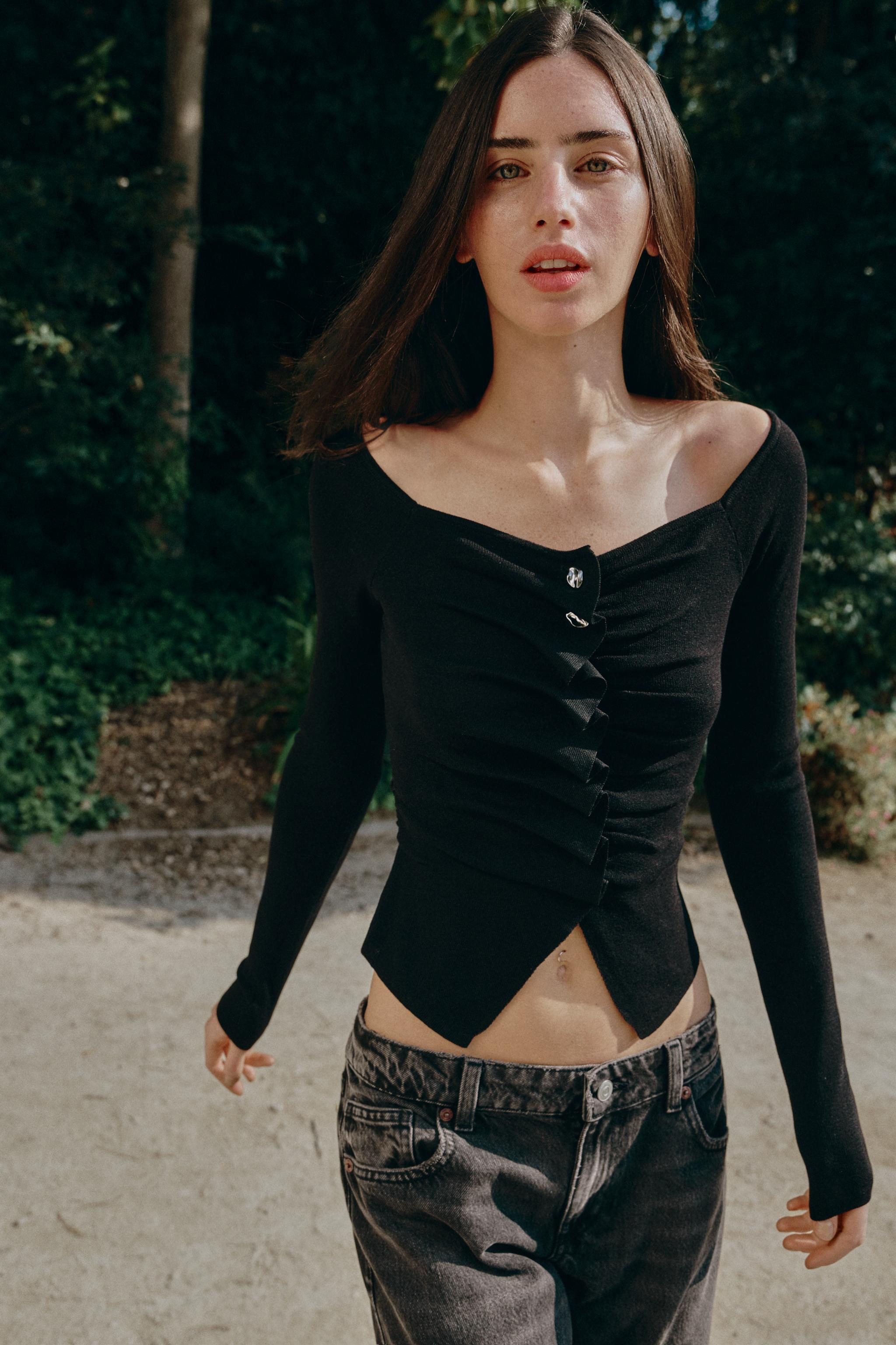 Model height: 178 cmLong sleeve top with a boat neck. Front ruching detail. Front button fastenin... | Zara UK