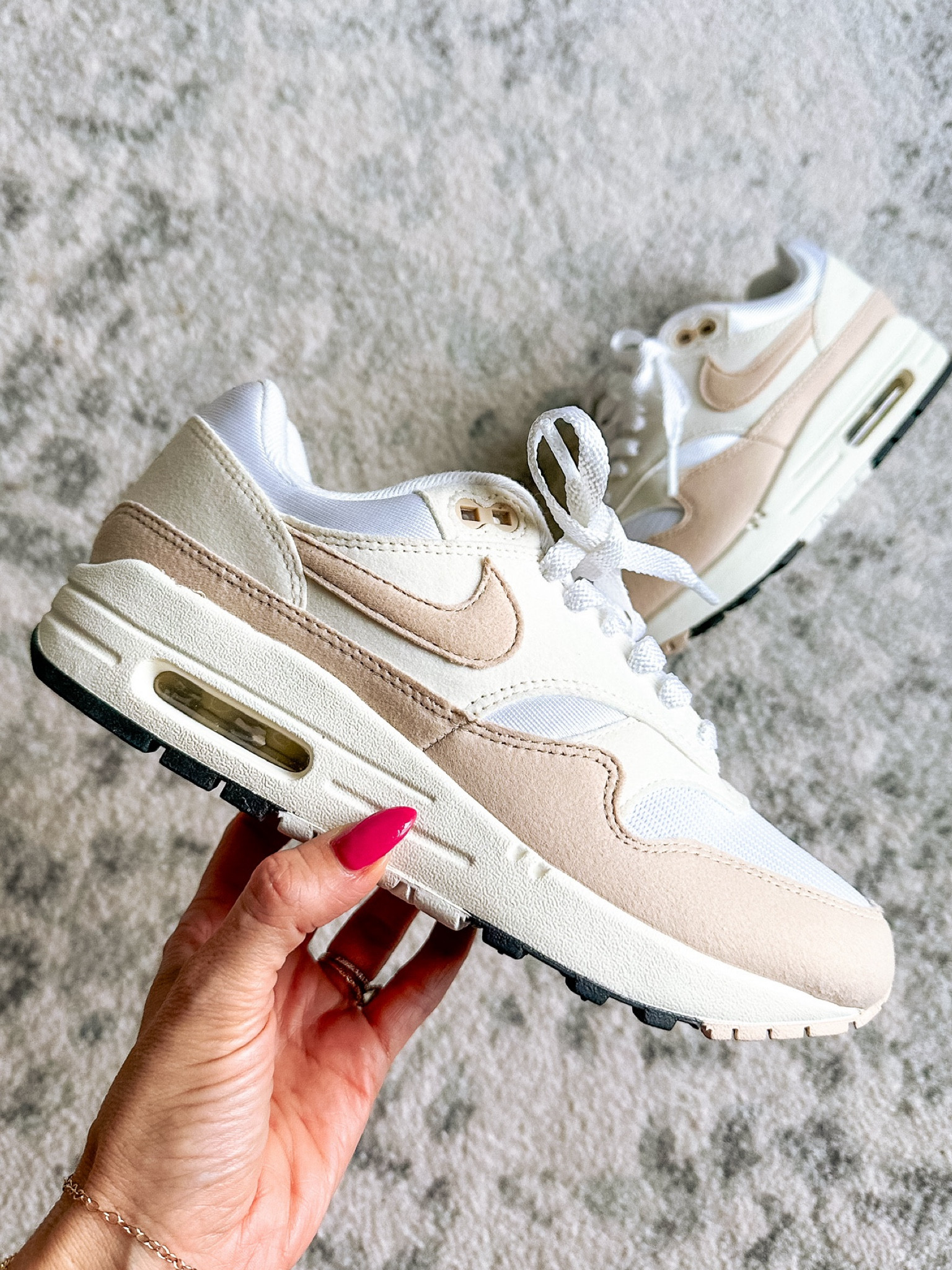 Neutral Nike sneakers

#LTKshoecrush #LTKfindsunder100 #LTKstyletip