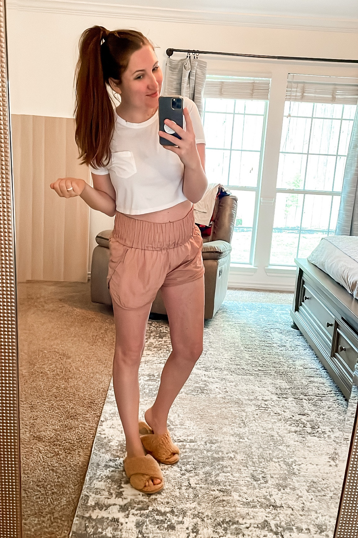 Monday OOTD where we are just  sending emails and schedule meetings and appointments! I call it my admin days. 

Short and crop top in size Medium
Slippers because we have to be comfortable 