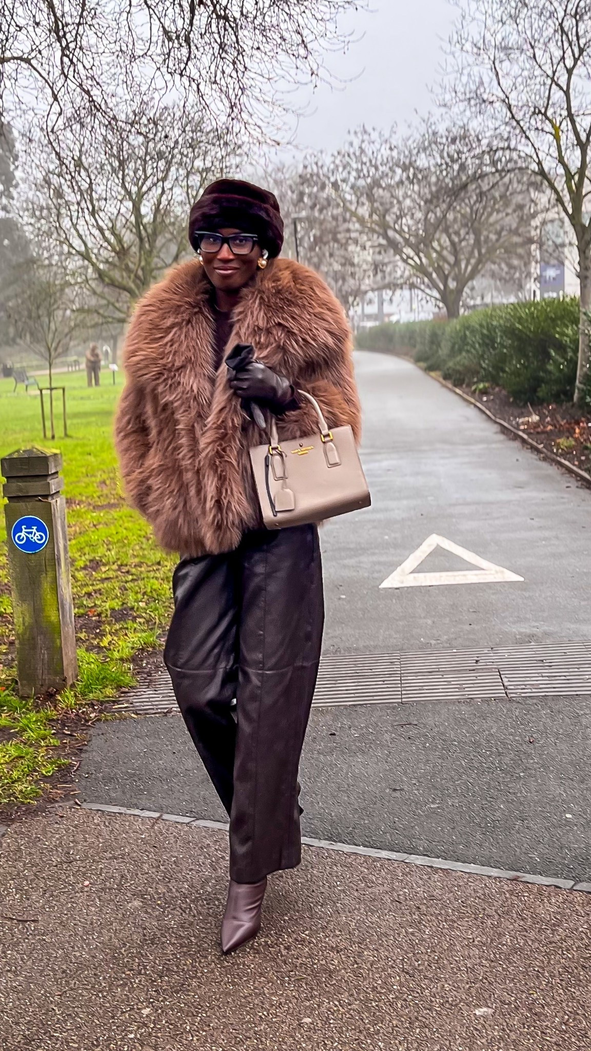 Winter OOTD - my outfit is old, so linking similar finds.

Bag is the exact link 

Wear the faux fur coat 

#LTKstyletip #LTKwinter