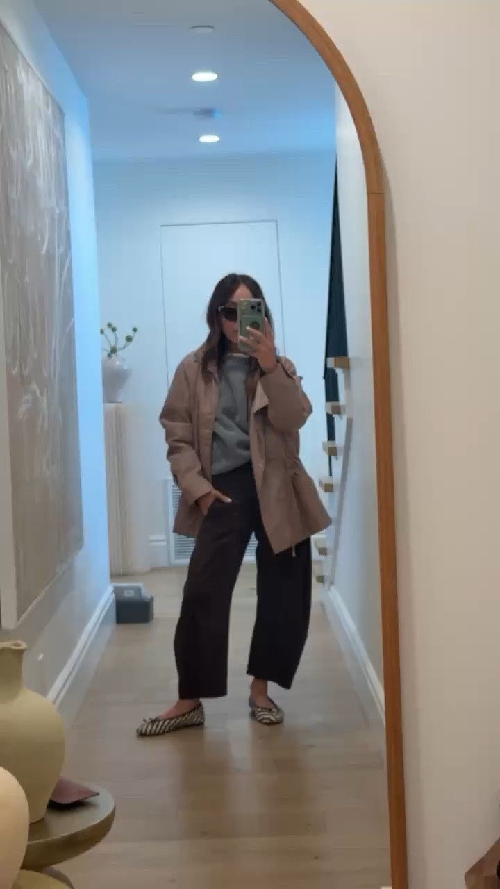 These @Ruti pants have become part of every single one of my favorite travel outfits lately ✈️ I see dupes of them shared all the time but truly… they do not compare to the real deal! One of those pieces that’s actually worth the investment because the cost per wear is unreal

#LTKootd #LTKmomlife #LTKTravel